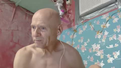 Snapshot of oldbuthorny62 chatting on May 2026 01:52:02 PM oldbuthorny62 online show from May 2026 01:52:02 PM