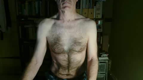 Snapshot of oldhairybastard chatting on May 2026 03:45:02 AM oldhairybastard online show from May 2026 03:45:02 AM
