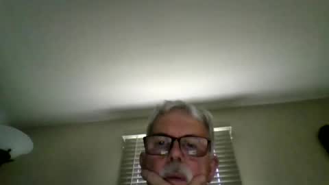Snapshot of oldmiguy chatting on May 2026 02:02:02 PM OldMIGUY online show from May 2026 02:02:02 PM