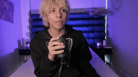 oliiverr22 online show from December 2025 11:38:02 AM