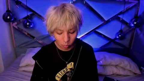 oliiverr22 online show from January 2026 11:37:01 AM