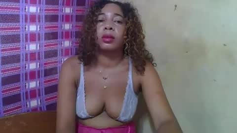 Snapshot of olinaa chatting on April 2026 02:51:02 AM olinaa online show from April 2026 02:51:02 AM