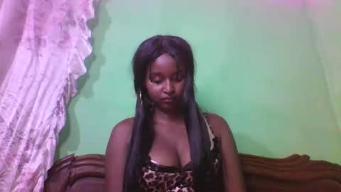 olinah610 online show from November 2025 07:56:02 PM