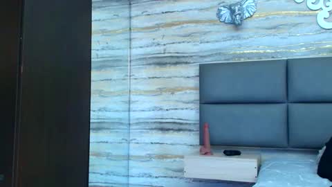 Oliver  online show from December 2025 12:18:02 AM