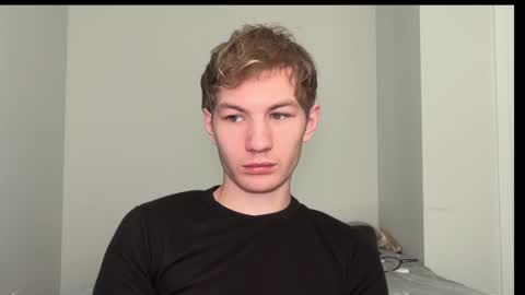 Snapshot of oliver_beck chatting on December 2024 06:58:02 PM Oliver Beck online show from December 2024 06:58:02 PM