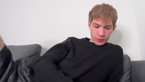 Snapshot of oliver_beck chatting on January 2025 01:54:01 AM Oliver Beck online show from January 2025 01:54:01 AM