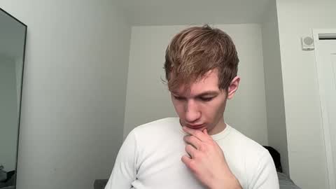 Snapshot of oliver_beck chatting on February 2025 06:10:02 PM Oliver Beck online show from February 2025 06:10:02 PM