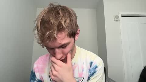 Snapshot of oliver_beck chatting on February 2025 07:27:02 PM Oliver Beck online show from February 2025 07:27:02 PM