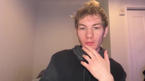 Snapshot of oliver_beck chatting on March 2025 07:22:01 PM Oliver Beck online show from March 2025 07:22:01 PM