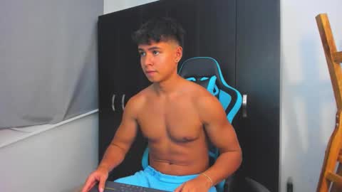 Oliver bray online show from November 2025 04:58:02 AM