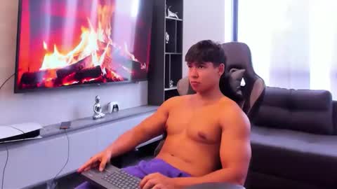 Oliver bray online show from March 2026 09:09:01 PM