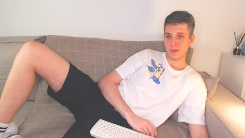 Oliver online show from December 2024 07:00:01 PM