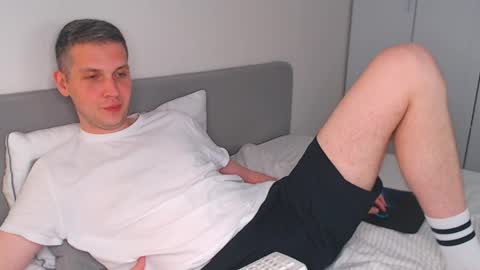 Snapshot of oliver_hort chatting on May 2026 02:14:02 PM Oliver online show from May 2026 02:14:02 PM