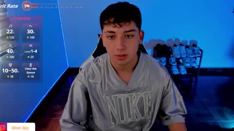 oliveeer online show from October 2025 07:02:01 PM