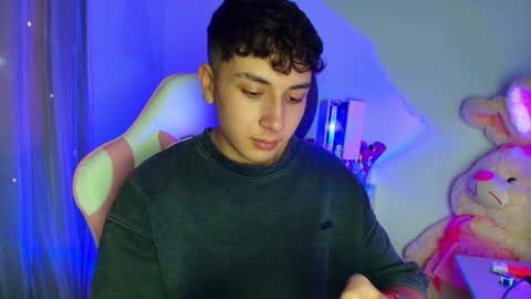 Snapshot of oliver_kyy chatting on May 2026 10:28:02 PM oliveeer online show from May 2026 10:28:02 PM