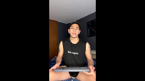 Snapshot of oliver_plata_ chatting on December 2025 09:52:02 PM Oliver online show from December 2025 09:52:02 PM