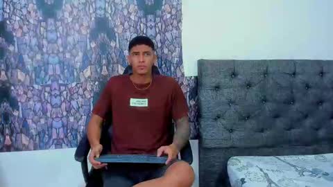 oliver_smith_2 online show from February 2025 12:21:02 AM