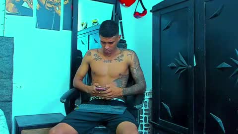 oliver_smith_2 online show from November 2025 12:16:02 PM