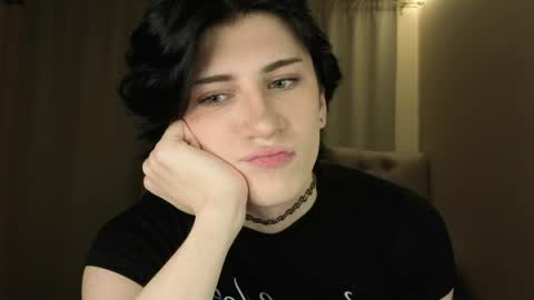 Snapshot of oliver_star_boy chatting on April 2026 07:58:01 PM oliver online show from April 2026 07:58:01 PM