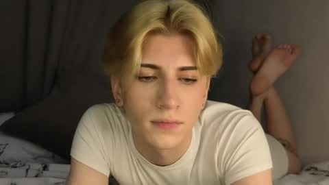 Snapshot of oliver_star_boy chatting on May 2026 06:35:01 PM oliver online show from May 2026 06:35:01 PM
