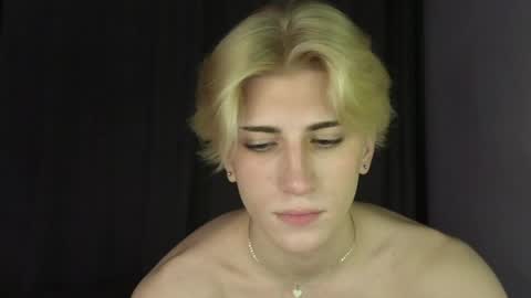Snapshot of oliver_star_boy chatting on May 2026 06:02:01 PM oliver online show from May 2026 06:02:01 PM