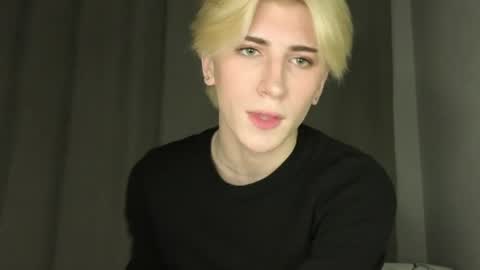 Snapshot of oliver_star_boy chatting on May 2026 06:05:02 PM oliver online show from May 2026 06:05:02 PM