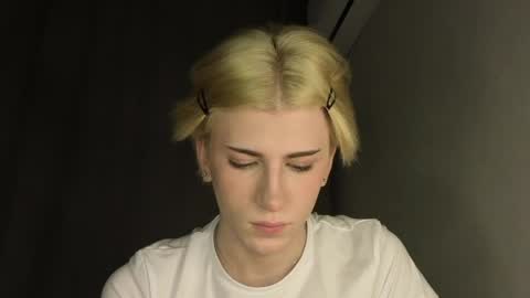 Snapshot of oliver_star_boy chatting on May 2026 06:16:02 PM oliver online show from May 2026 06:16:02 PM
