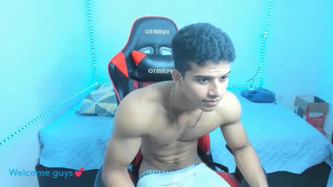 Snapshot of oliver_thompsson chatting on January 2025 10:57:01 PM oliver thompsson online show from January 2025 10:57:01 PM