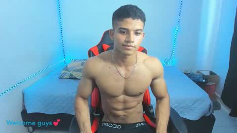 Snapshot of oliver_thompsson chatting on January 2025 08:07:02 PM oliver thompsson online show from January 2025 08:07:02 PM