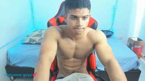 Snapshot of oliver_thompsson chatting on January 2025 07:07:01 PM oliver thompsson online show from January 2025 07:07:01 PM