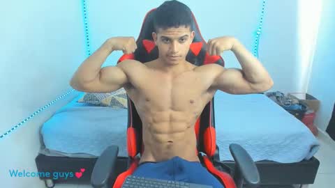 Snapshot of oliver_thompsson chatting on January 2025 06:39:01 PM oliver thompsson online show from January 2025 06:39:01 PM