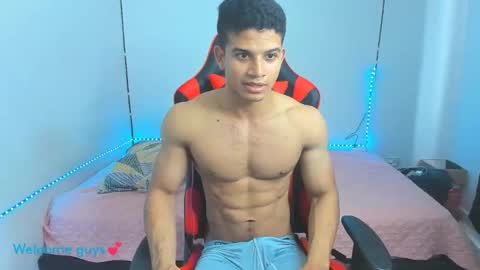 Snapshot of oliver_thompsson chatting on February 2025 08:31:02 PM oliver thompsson online show from February 2025 08:31:02 PM