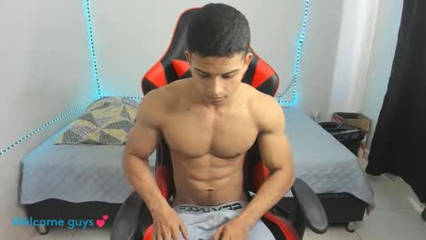 Snapshot of oliver_thompsson chatting on December 2025 06:35:02 PM oliver thompsson online show from December 2025 06:35:02 PM