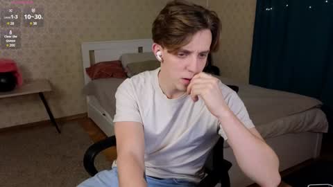 Snapshot of oliver_travis chatting on December 2024 11:55:01 PM Oliver Evans online show from December 2024 11:55:01 PM