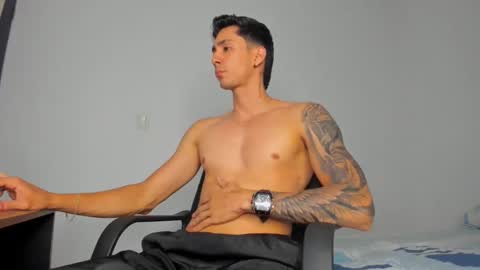 Oliver bennet online show from January 2025 10:52:01 PM