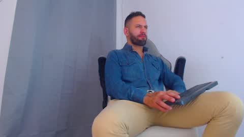 oliver online show from December 2024 12:24:01 AM