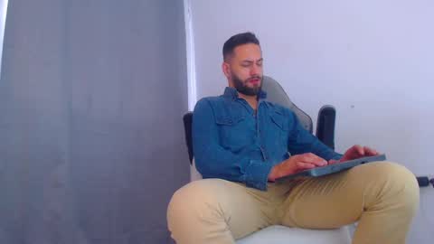 oliver online show from December 2024 09:18:02 PM