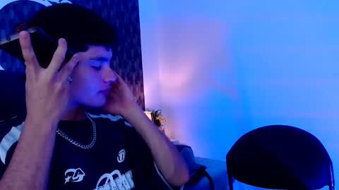 Snapshot of olivermorgan69 chatting on February 2025 08:10:02 PM Oliver online show from February 2025 08:10:02 PM