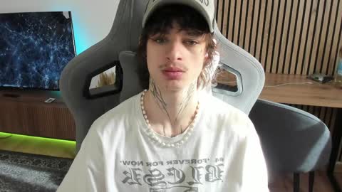 oliverrgroove online show from April 2026 07:24:02 AM