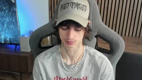 oliverrgroove online show from April 2026 09:22:02 AM