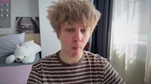 Snapshot of olivertasty chatting on June 2026 08:28:01 AM oliver online show from June 2026 08:28:01 AM