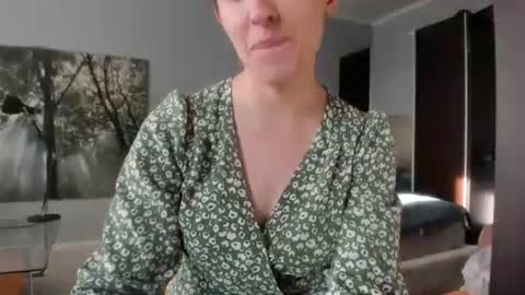 Snapshot of olivia__dream chatting on June 2026 04:18:01 PM olivia__dream online show from June 2026 04:18:01 PM