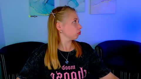 Snapshot of olivia_kit chatting on July 2026 10:17:02 AM olivia_kit online show from July 2026 10:17:02 AM