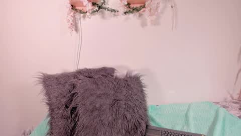 Olivia  happyness  online show from December 2024 09:02:01 PM