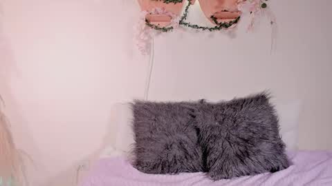Olivia  happyness  online show from December 2024 09:26:01 PM