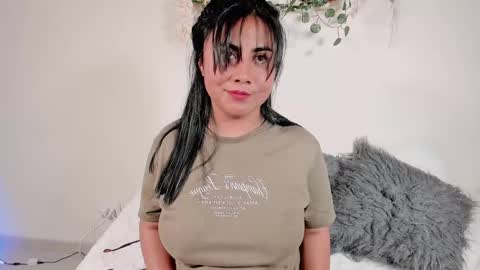 Olivia  happyness  online show from January 2025 01:37:02 AM