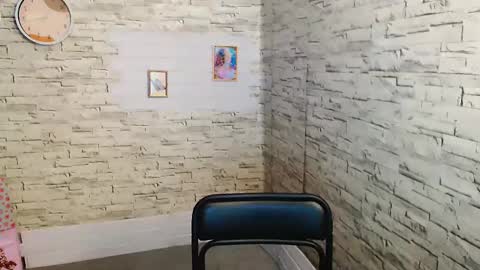 Olivia online show from February 2025 02:16:01 PM