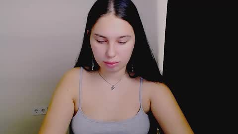 Olivia online show from September 2025 02:55:01 AM