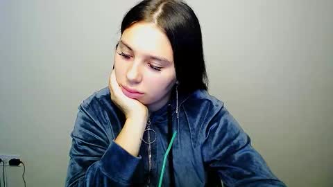 Olivia online show from October 2025 03:59:02 AM