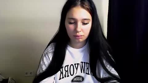 Olivia online show from November 2025 04:22:02 AM